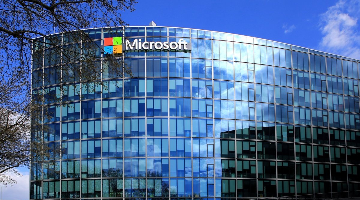 Microsoft a annoncé le 21 septembre plusieurs nouveautés parmi ses outils d’intelligence artificielle. L’entreprise américaine intègre à son moteur de recherche Bing la nouvelle interface d'intelligence artificielle (IA) générative d'OpenAI, Dal